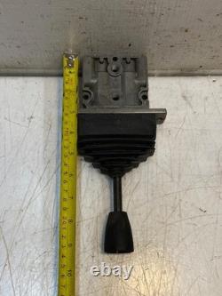 Apsco VM-7-P Max PSI = 130 EW07-05 Hydraulic Control Valve Lever Center