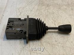 Apsco VM-7-P Max PSI = 130 EW07-05 Hydraulic Control Valve Lever Center