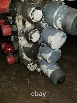 Bobcat 843 Hydraulic control valve 6592740
