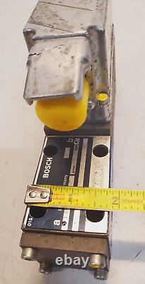 Bosch Hydraulic Control Valve 1815109209 1837001362 581 233 R214 FD487