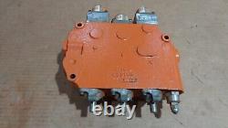 Cross 3 Spool Hydraulic Control Valve, 3 Position 3 Way Open Center 30 GPM
