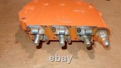 Cross 3 Spool Hydraulic Control Valve, 3 Position 3 Way Open Center 30 GPM