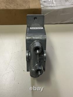 Del Hydraulics 1224-99-05 Stackable Feathering Valve, Locks in 3 Positions