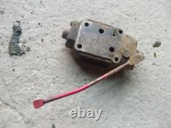 Farmall 460 IH tractor hydraulic control valve with linkage control rod