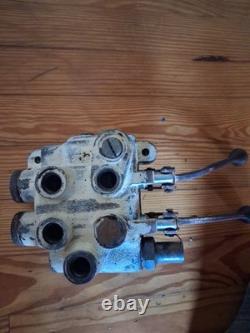 Ford 730 Hydraulic Control Valve