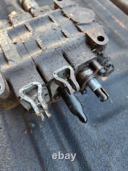 Gehl SL5625 Hydraulic Control Valve