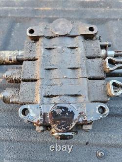 Gehl SL5625 Hydraulic Control Valve
