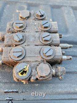 Gehl SL5625 Hydraulic Control Valve