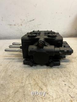 Husco 3-Spool Hydraulic Control Valve J03A5971 8520304 5000C404 Assembly
