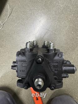 Hydraulic Control Valve Block Loader Valve NEW