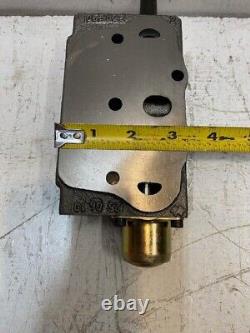 Hydraulic Direct Control Valve 052029 250610 5-1/2 x 3-1/4