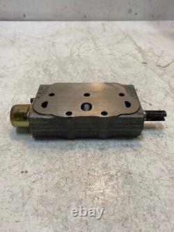 Hydraulic Direct Control Valve 052029 250610 5-1/2 x 3-1/4