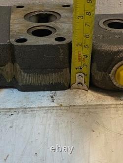 Hydraulic Directional Control Valve 976557