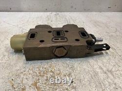 Hydraulic Sectional Control Valve 3955327 12 Long 6-1/4 Wide 2-1/8 Thick