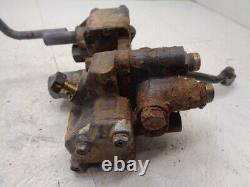 Hydraulic control valve with lever Kubota G2000 garden tractor 21 HP V4F