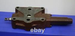IH International 1086 1486 1586 385 484 485 584 Hydraulic Control Valve 62464C94