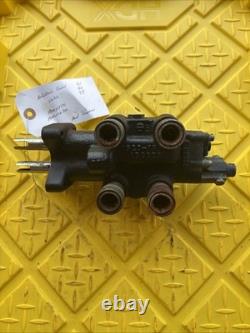 John Deere 425 445 455 Hydraulic Selective Control Valve AM115171 AM100201