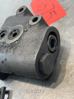 Kubota L285 Tractor Hydraulic Control Valve