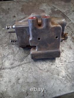 Massey Ferguson 1080 Hydraulic Control Valve Used Original