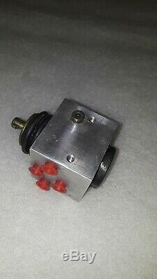 Mercedes 450SEL 6.9 116.036 Hydraulic Suspension Height Control Valve 1263200658