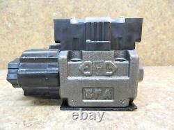 NACHI SS-G03-H3X-R-C1 J22 Hydraulic Directional Control Valve 110V / 60Hz