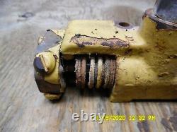 New Holland L553 Boom Control Valve 695083