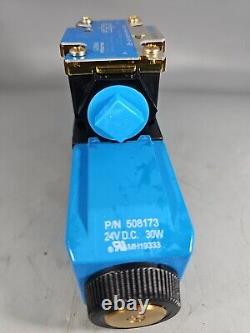 New OEM DG4V-3-6C-M-FW-H7-60 VICKERS 24VDC Hydraulic Control Valve Double