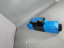 New OEM DG4V-3-6C-M-FW-H7-60 VICKERS 24VDC Hydraulic Control Valve Double