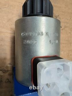 New Rexroth R900589988 Hydraulic Directional Control Valve 4we10j33/cg24n9k4