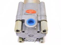 New Surplus Snap-Tite Hydraulic Directional Control Valve, 5513-1