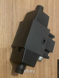 PARKER D3W11CNYC56 Hydraulic Directional Control Valve