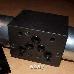 Parker 24V Double DC Solenoid Hydraulic Directional Control Valve D3W20DNJW4