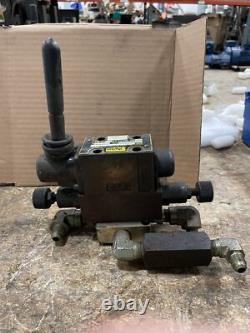 Parker D1VL1DN-72 Hydraulic Control Valve with FM2DDKN-50 500/5000PSI
