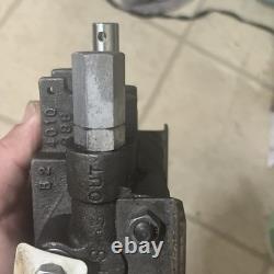 Parker Hannifin MV3 hydraulic control valve. Pt# 7902972 mv3-NP3000-10-10-SO