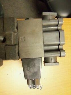 Parker Hydraulic 3000 Psi Directional Control Valve 120/60-110/50 V R10m2yh