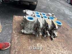 Parker LD130LS 3-Spool Manual Hydraulic Control Valve 20 GPM 3500 PSI 3/4