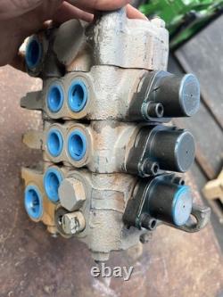 Parker LD130LS 3-Spool Manual Hydraulic Control Valve 20 GPM 3500 PSI 3/4