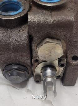 REVE 8072 8398D 6770 10 L92 P711 V20 5989 A 3000 Hydraulic Control Valve