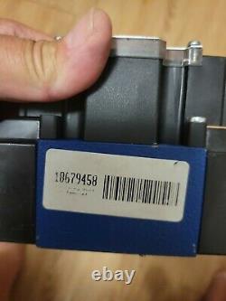 Rexroth R978875049 Hydraulic directional control valve