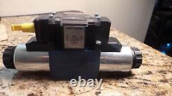 Rexroth R978896205, Hydraulic Directional Control Valve New no box