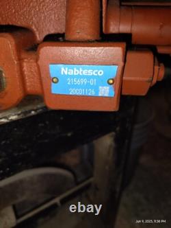 Slightly used hydraulic control valve / Nabtesco 220755-01 21704839