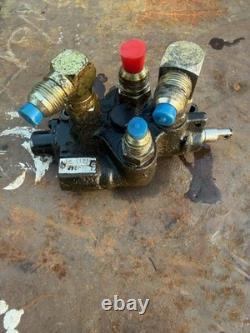 Used Hydraulic Control Valve fits Case 40XT 60XT 70XT 1835C 1840 1845C H674465