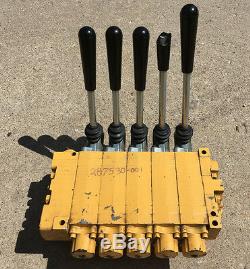 Used Hydraulic Control Valve with Levers, V20-8360-C